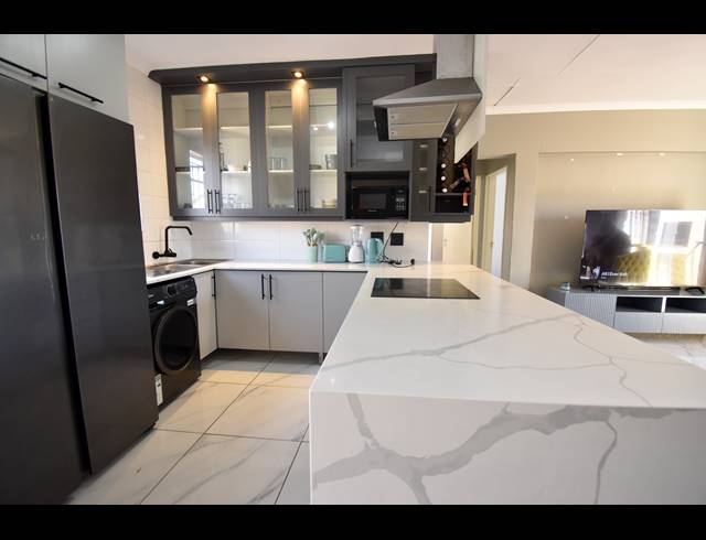 2 BEDROOM APARTMENT FOR SALE IN NORTHGATE